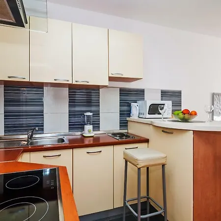 Cosmopolitan Apartment